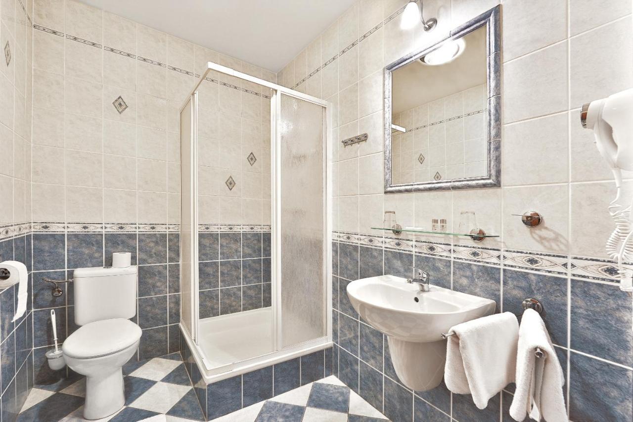 Attic Hotel Прага Экстерьер фото