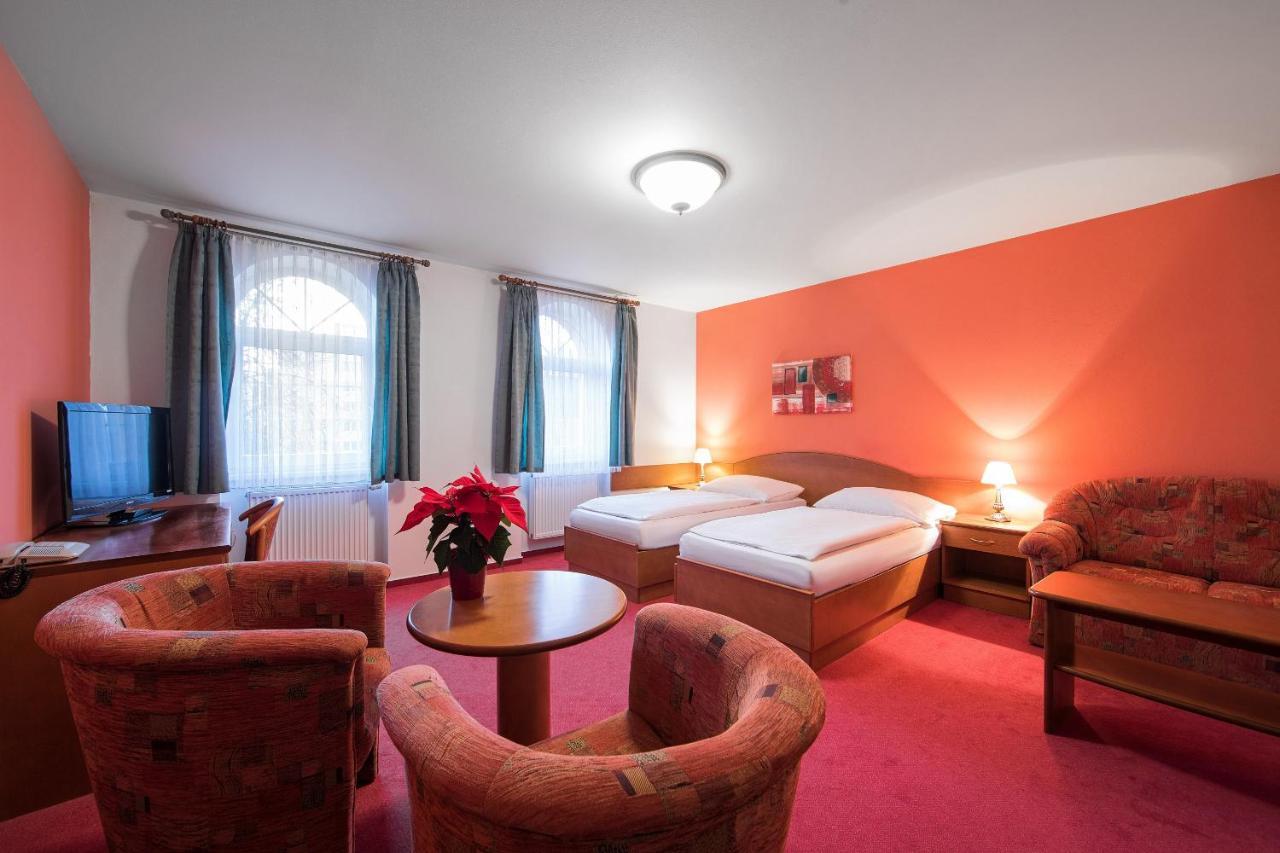 Attic Hotel Прага Экстерьер фото