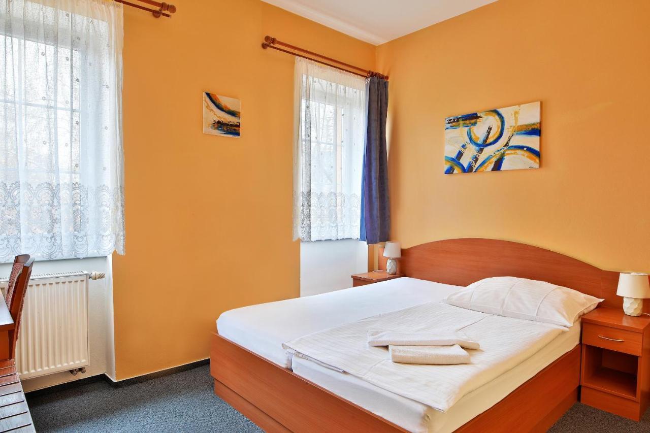 Attic Hotel Прага Экстерьер фото
