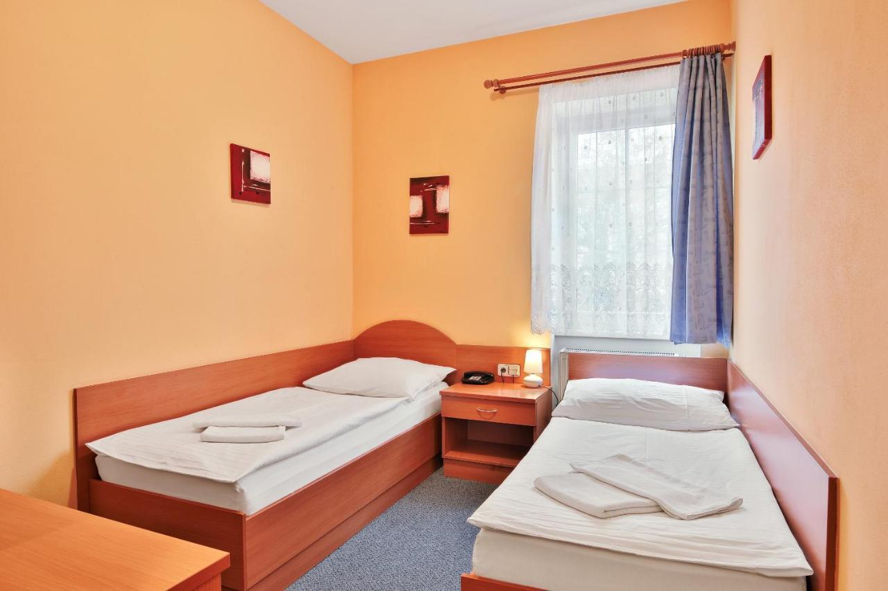 Attic Hotel Прага Экстерьер фото