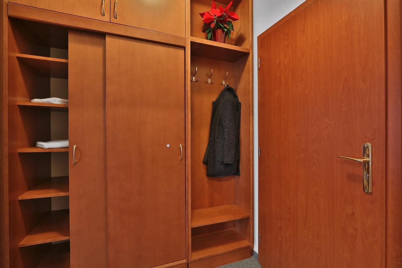Attic Hotel Прага Экстерьер фото